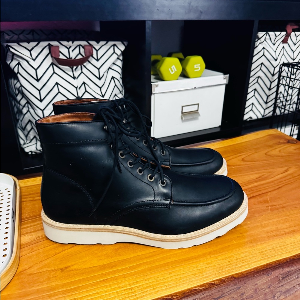 Patina Men's Leather Moc Toe Boots - Picture 6 of 9
